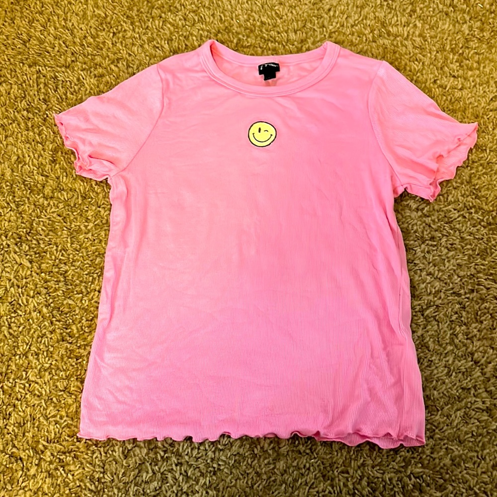 Cute preppy pink lettuce trim shirt.